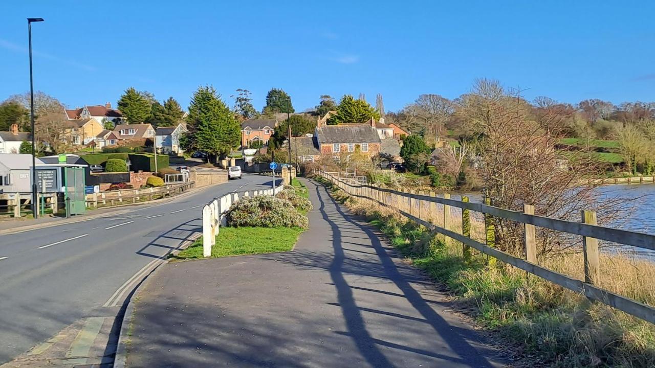 Sandown On The Creek Wootton Bridge  Extérieur photo