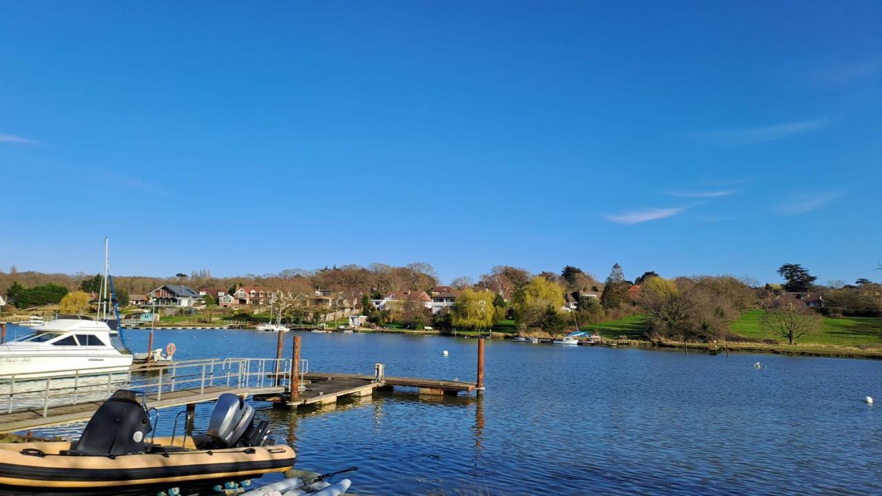 Sandown On The Creek Wootton Bridge  Extérieur photo