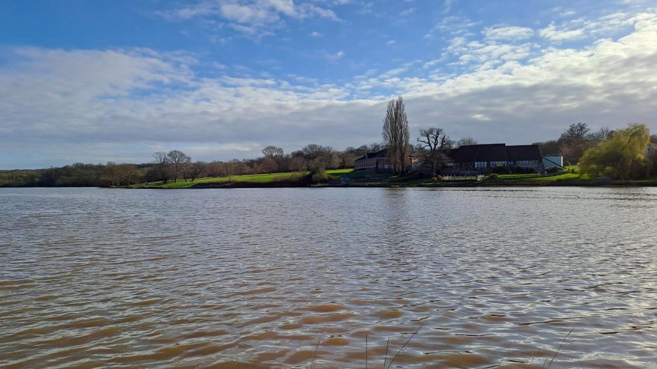 Sandown On The Creek Wootton Bridge  Extérieur photo