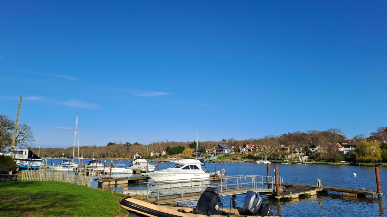 Sandown On The Creek Wootton Bridge  Extérieur photo
